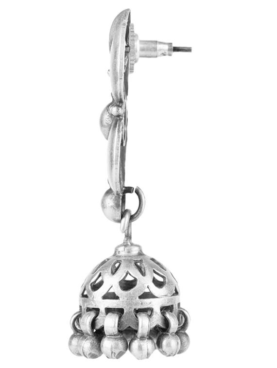 silver brass studs earring - 19754989 -  Standard Image - 1