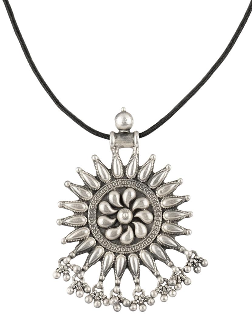 silver brass short necklace - 19755182 - Standard Image - 1