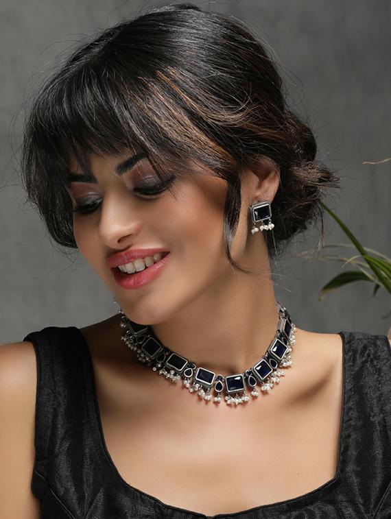 blue stone brass oxidised choker necklaces and earring - 19755325 - Standard Image - 4