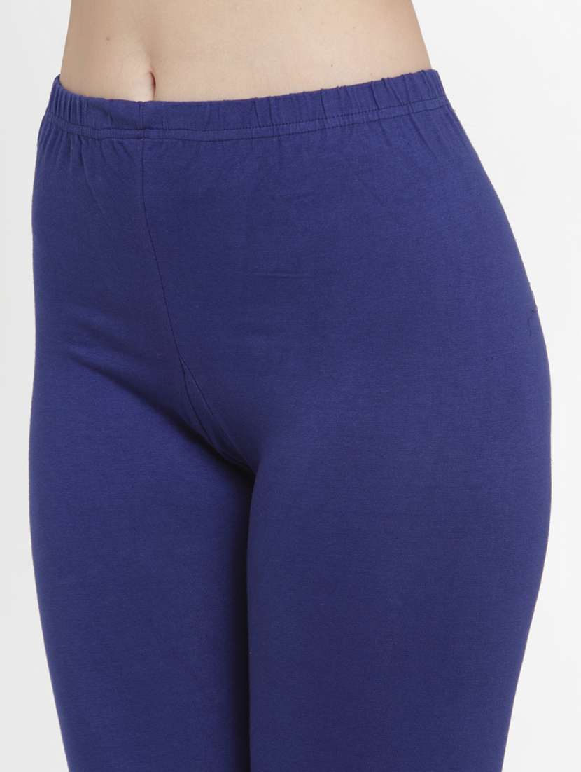 mid rise solid capri leggings  - 19757585 -  Standard Image - 4