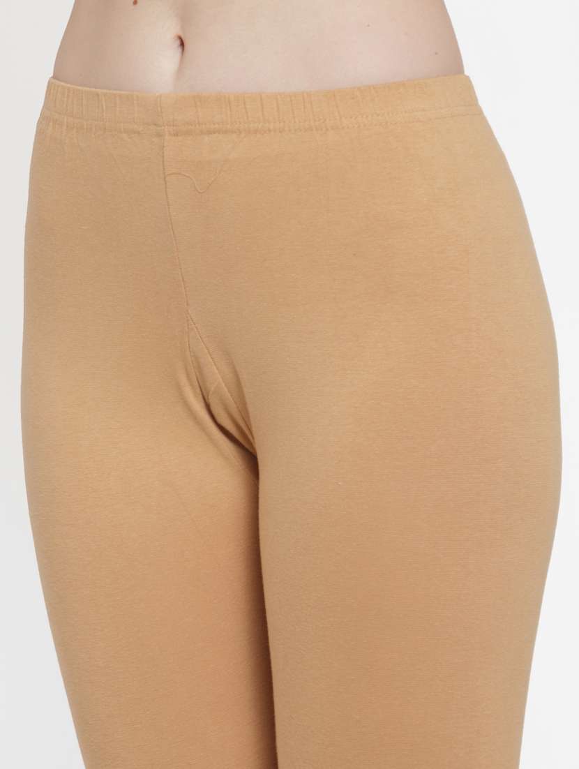mid rise solid capri leggings - 19757589 - Standard Image - 4