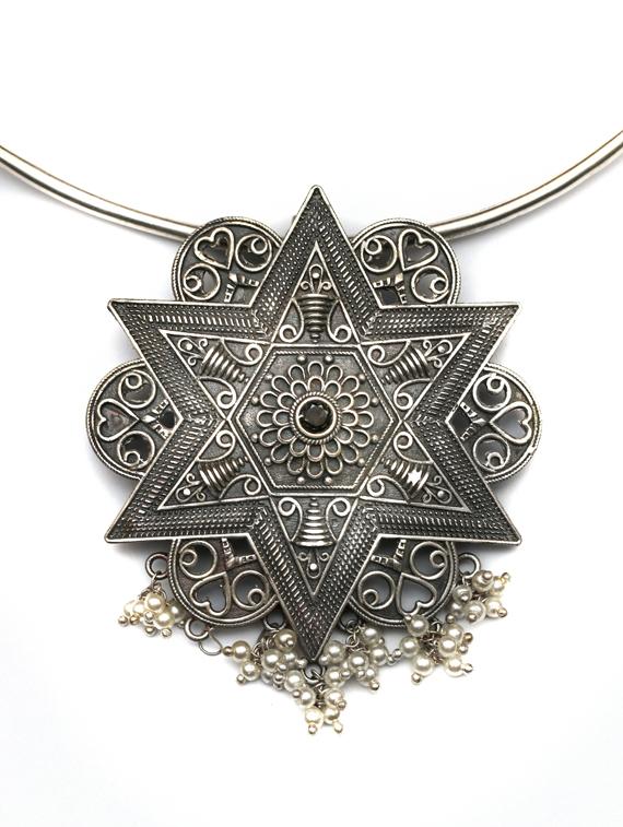 silver brass oxidised lnecklace - 19768292 - Standard Image - 1