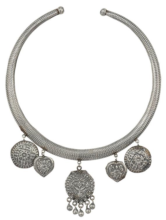 silver brass short necklace - 19768297 -  Zoom Image - 0