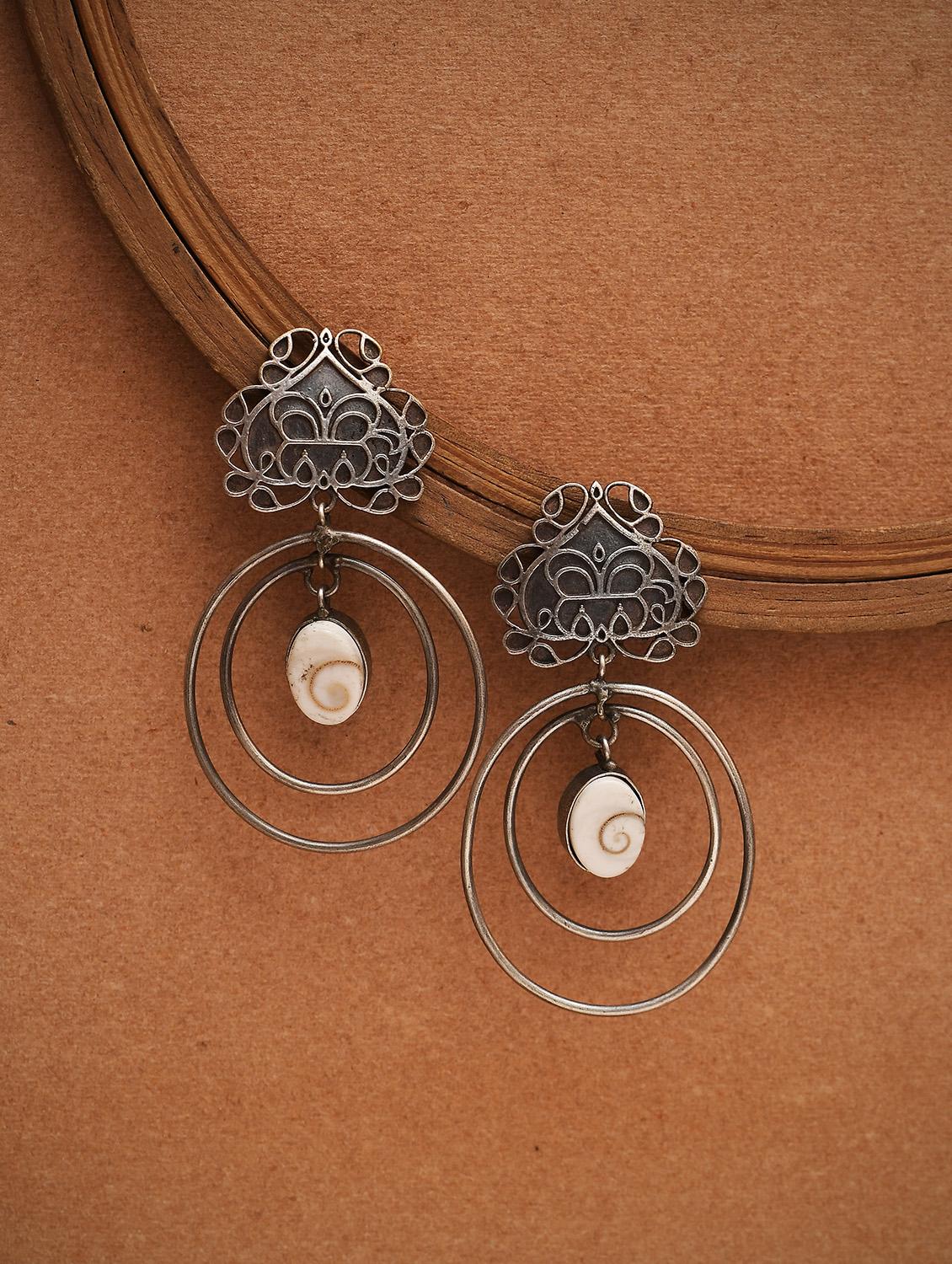 white brass drop earring - 19768318 - Zoom Image - 0