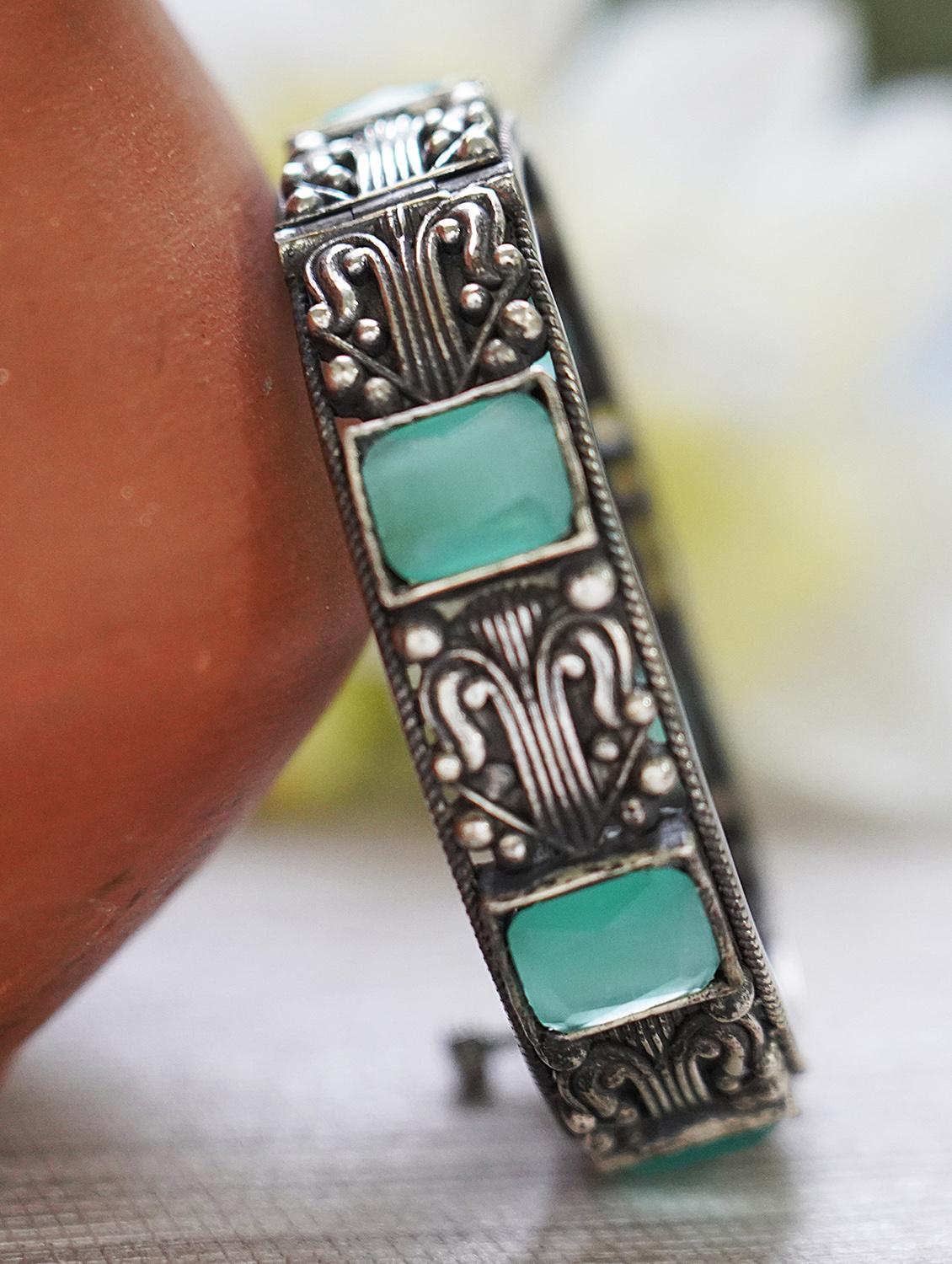 unique design silver tone brass bangle - 19768402 -  Zoom Image - 0