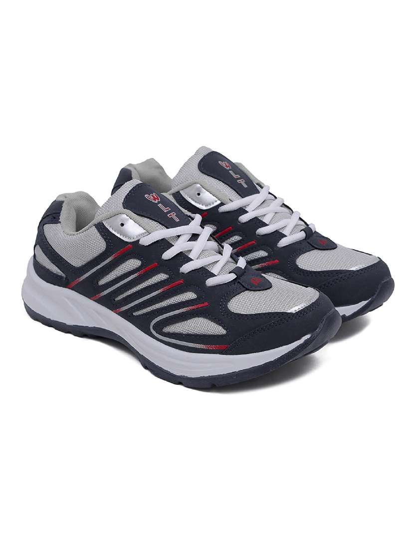 men lace up sports shoes