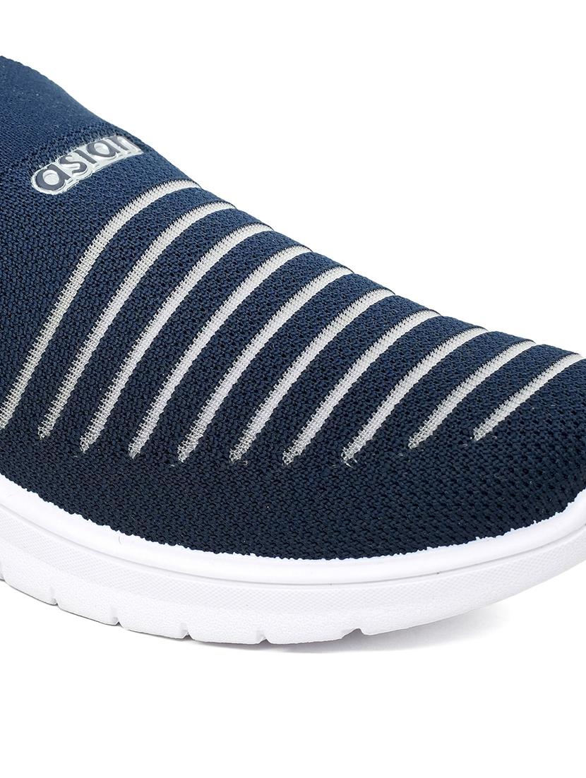 women slip on sport shoes - 19791924 - Standard Image - 4
