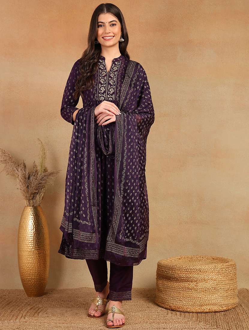 printed kurta pant set with dupatta