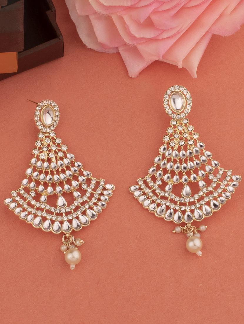 gold alloy chandellier earring - 19839911 - Zoom Image - 0