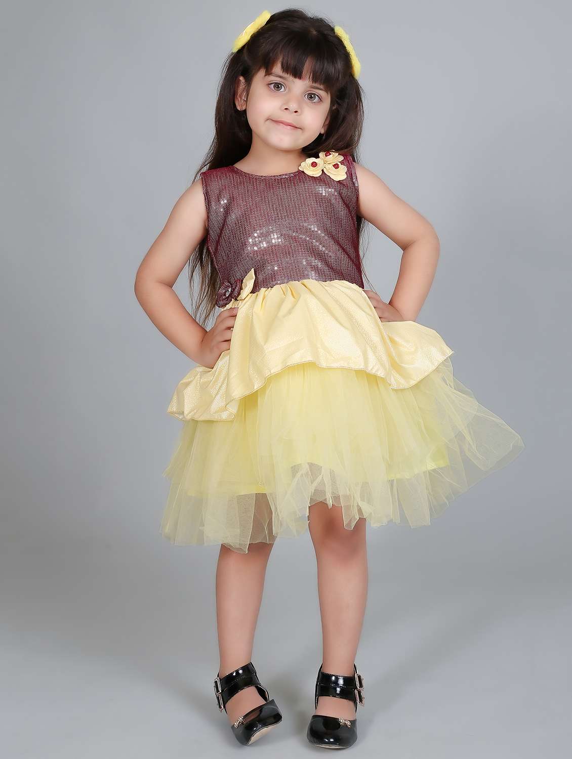 girls round neck sleeveless frock