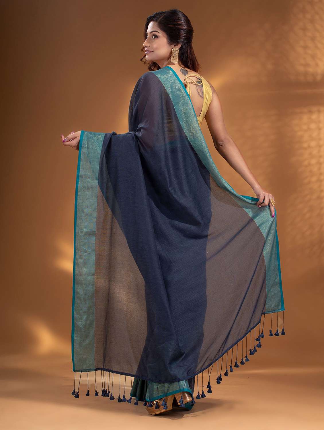 blue self design woven saree with blouse - 19866318 -  Standard Image - 1