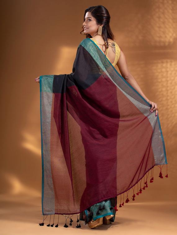 self design woven saree with blouse - 19866358 - Standard Image - 1