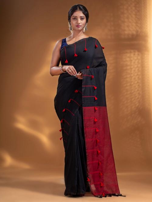 self design woven saree with blouse - 19866370 - Standard Image - 0