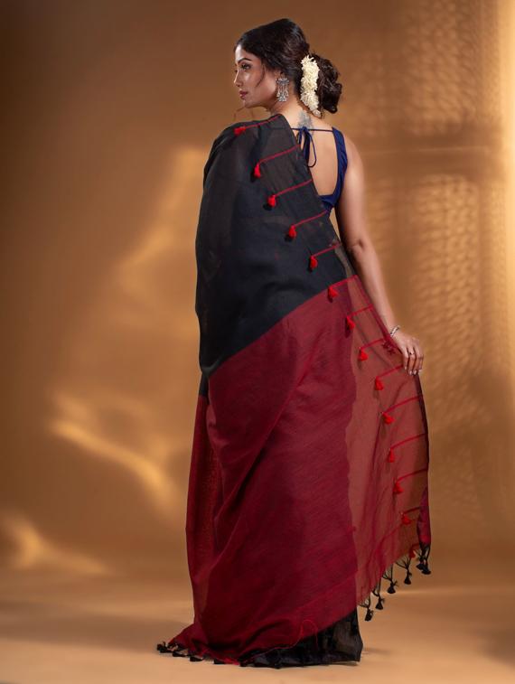 self design woven saree with blouse - 19866370 - Standard Image - 1