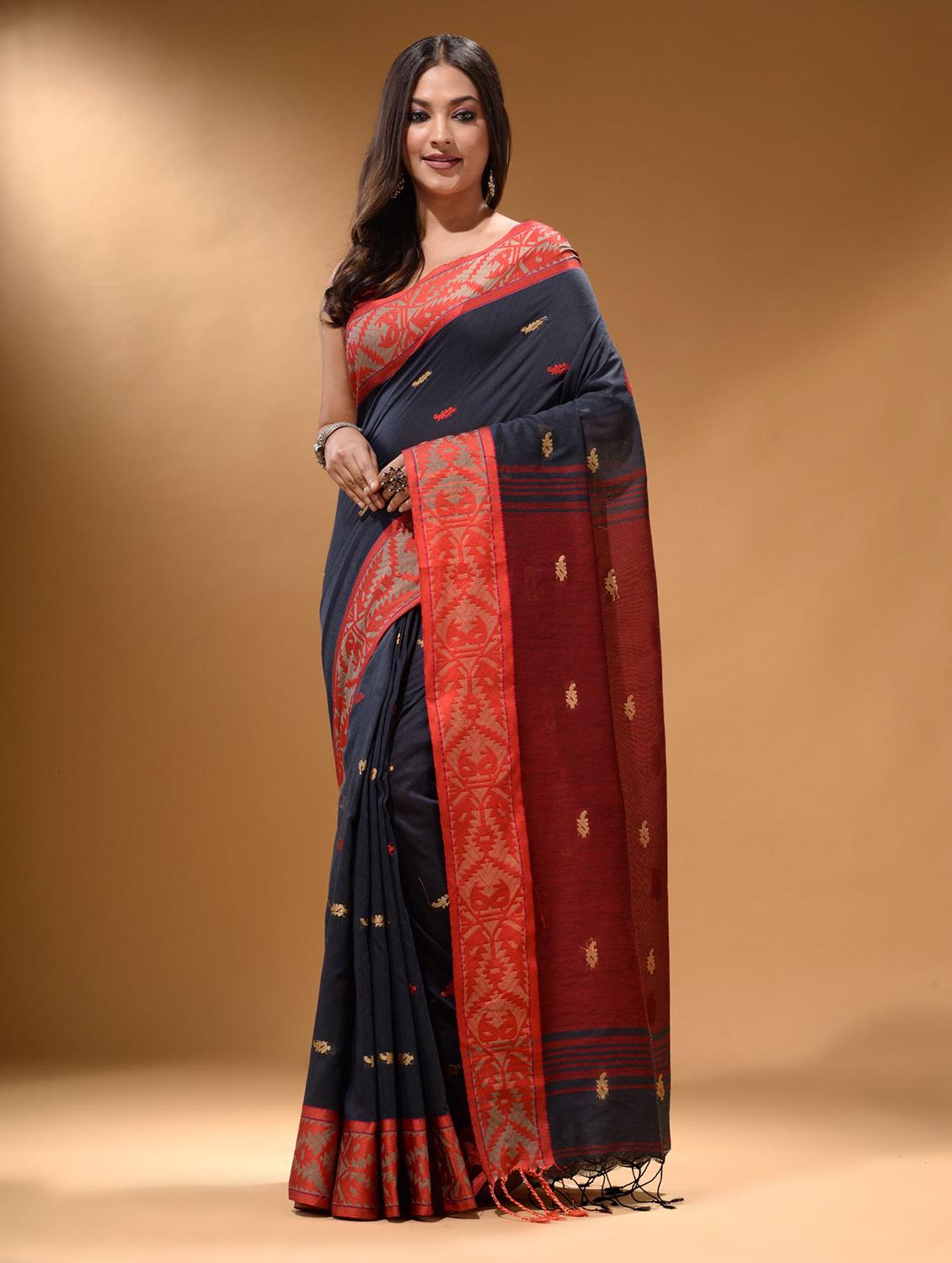 women self design handloom saree with blouse