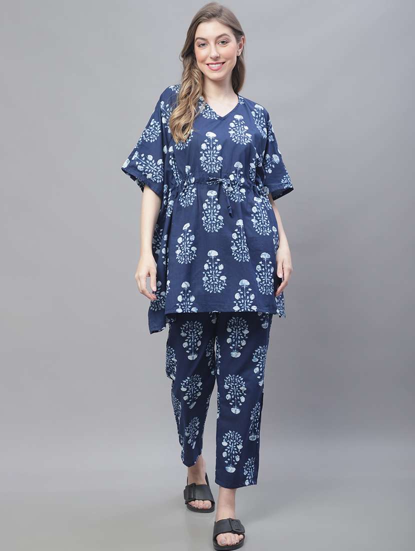 v-neck printed nightwear pyjama set 
