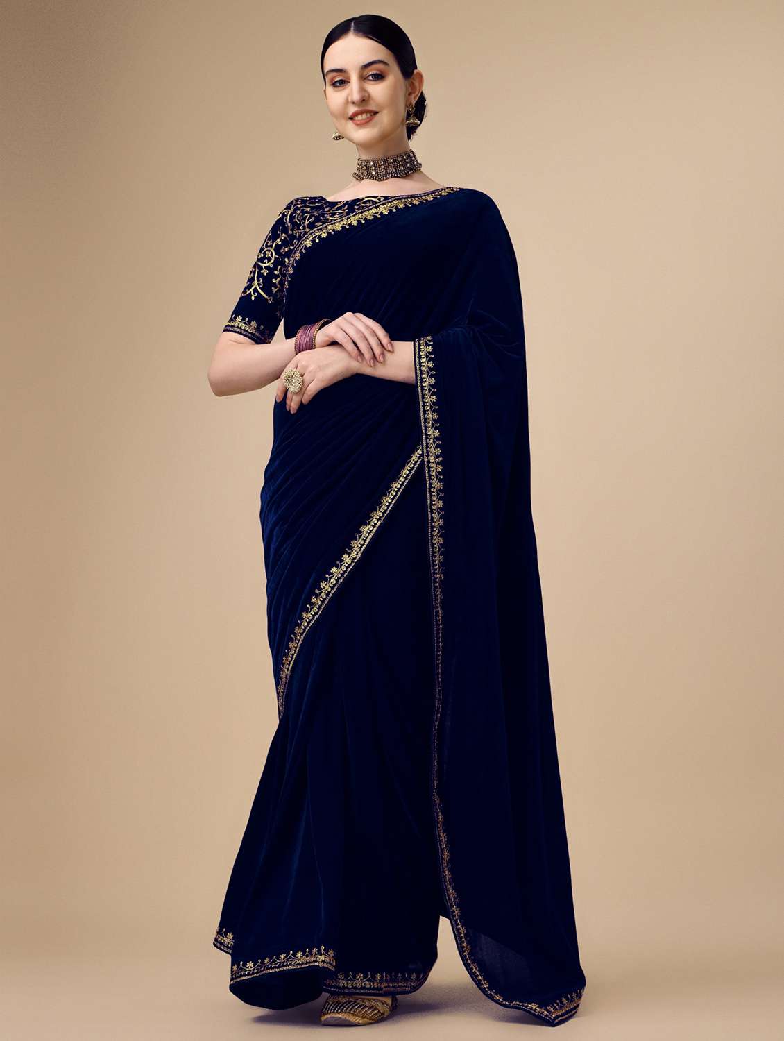 women's bordered navy blue colored saree