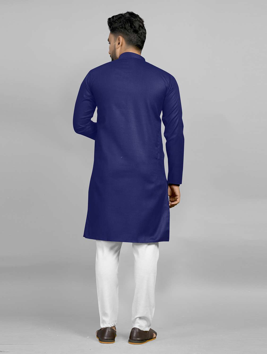 men pack of 2 solid mandarin neck long kurta - 19895893 -  Standard Image - 4