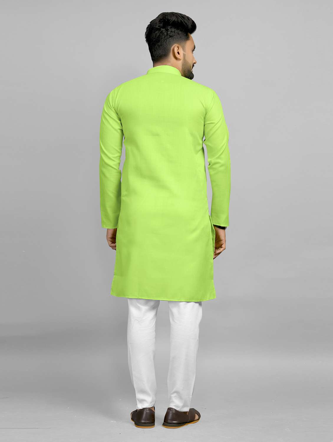 men pack of 2 solid mandarin neck kurta - 19895945 -  Standard Image - 4