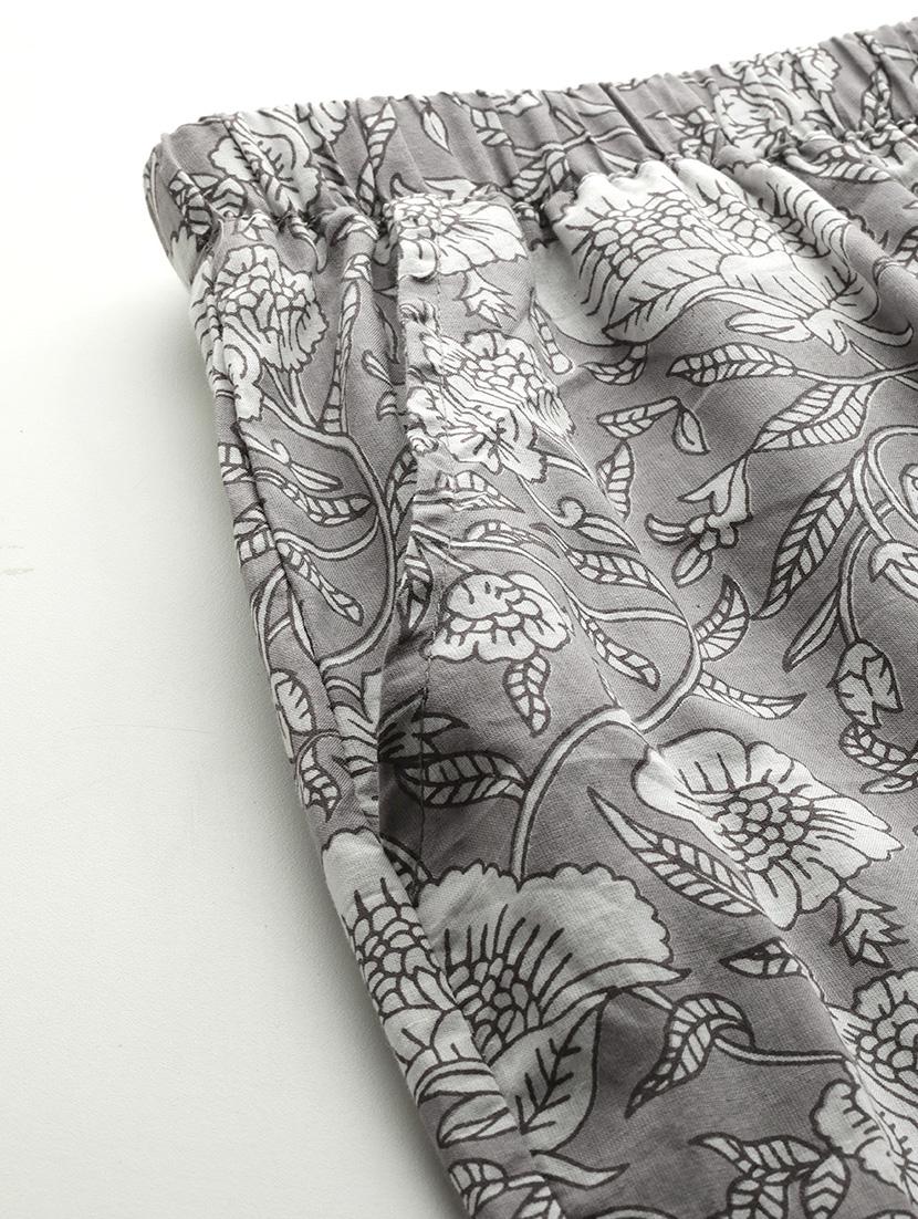 women printed flat front wide leg trouser - 19896871 - Standard Image - 4