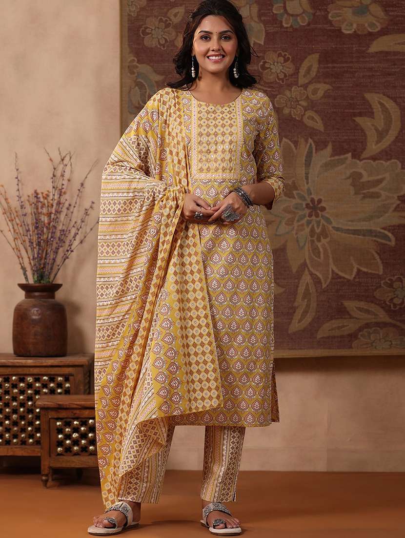 printed kurta pant set with dupatta