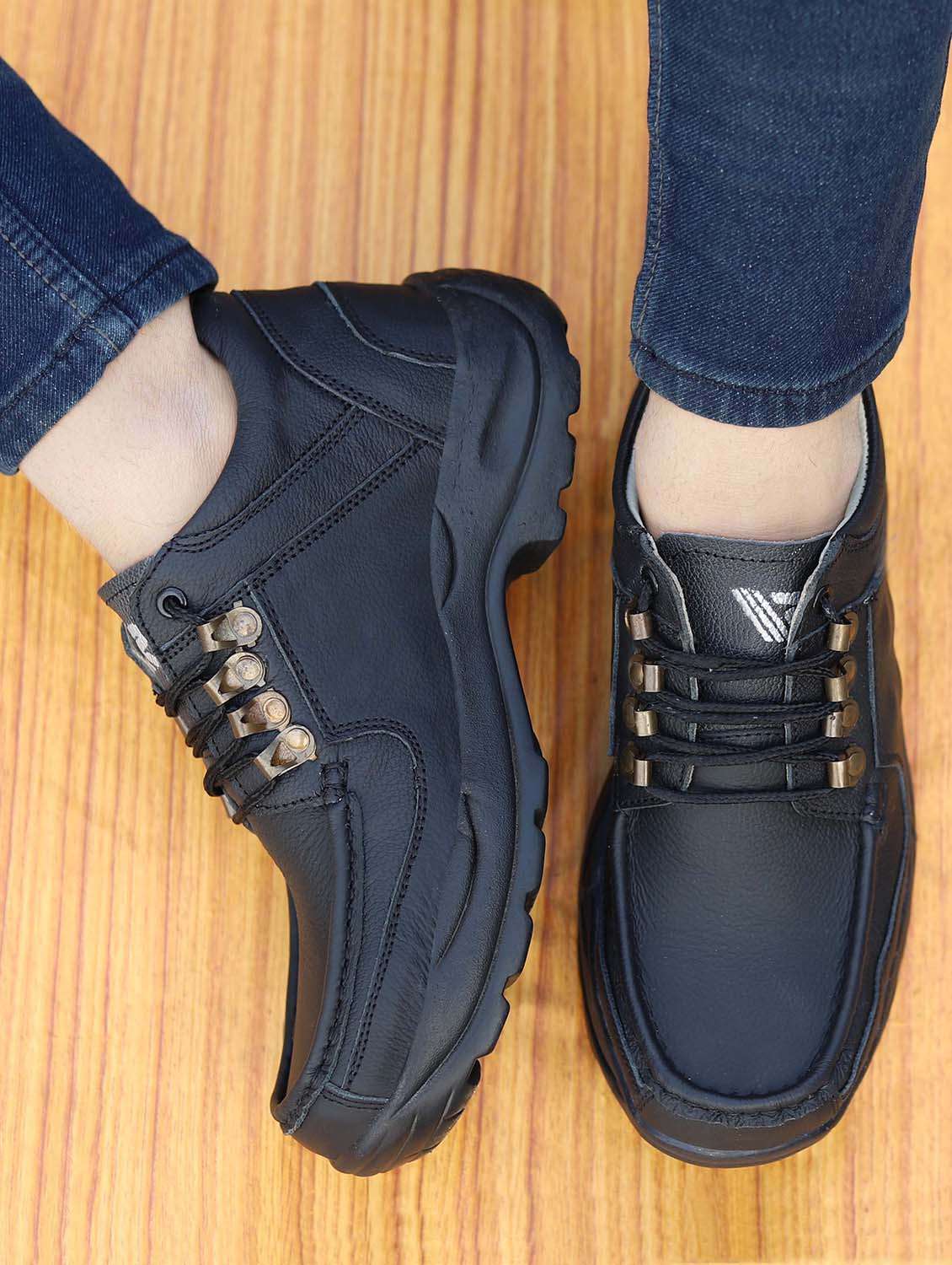 black solid lace up causal shoe