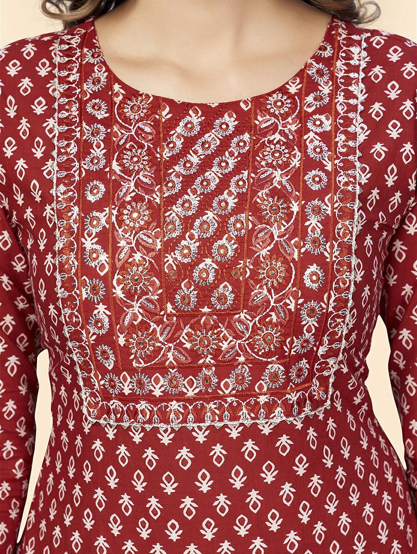 embroidered neck printed suit set - 19938735 - Standard Image - 4