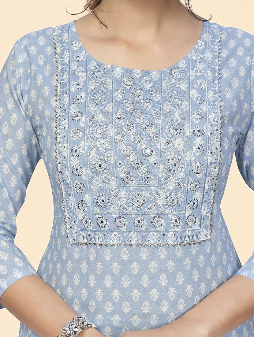 embroidered neck printed suit set - 19938736 -  Standard Image - 4