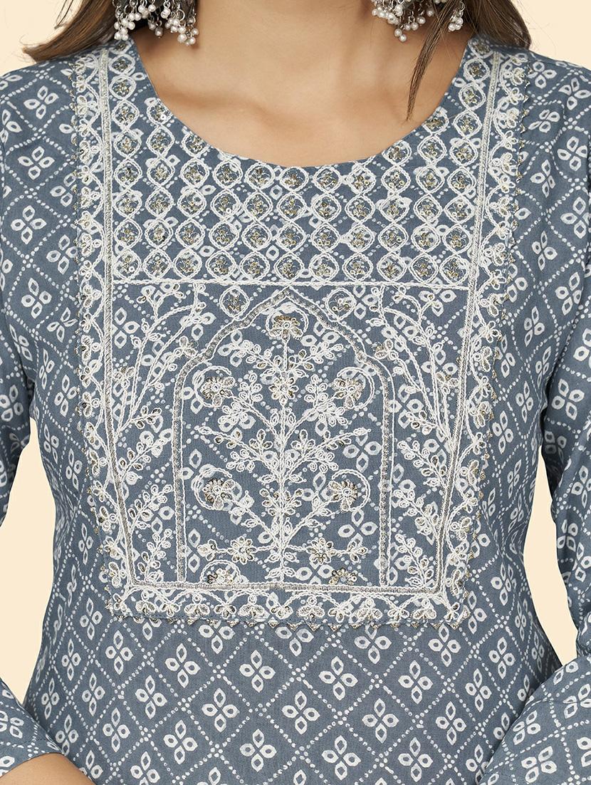 embellished neck printed suit set - 19938757 - Standard Image - 4