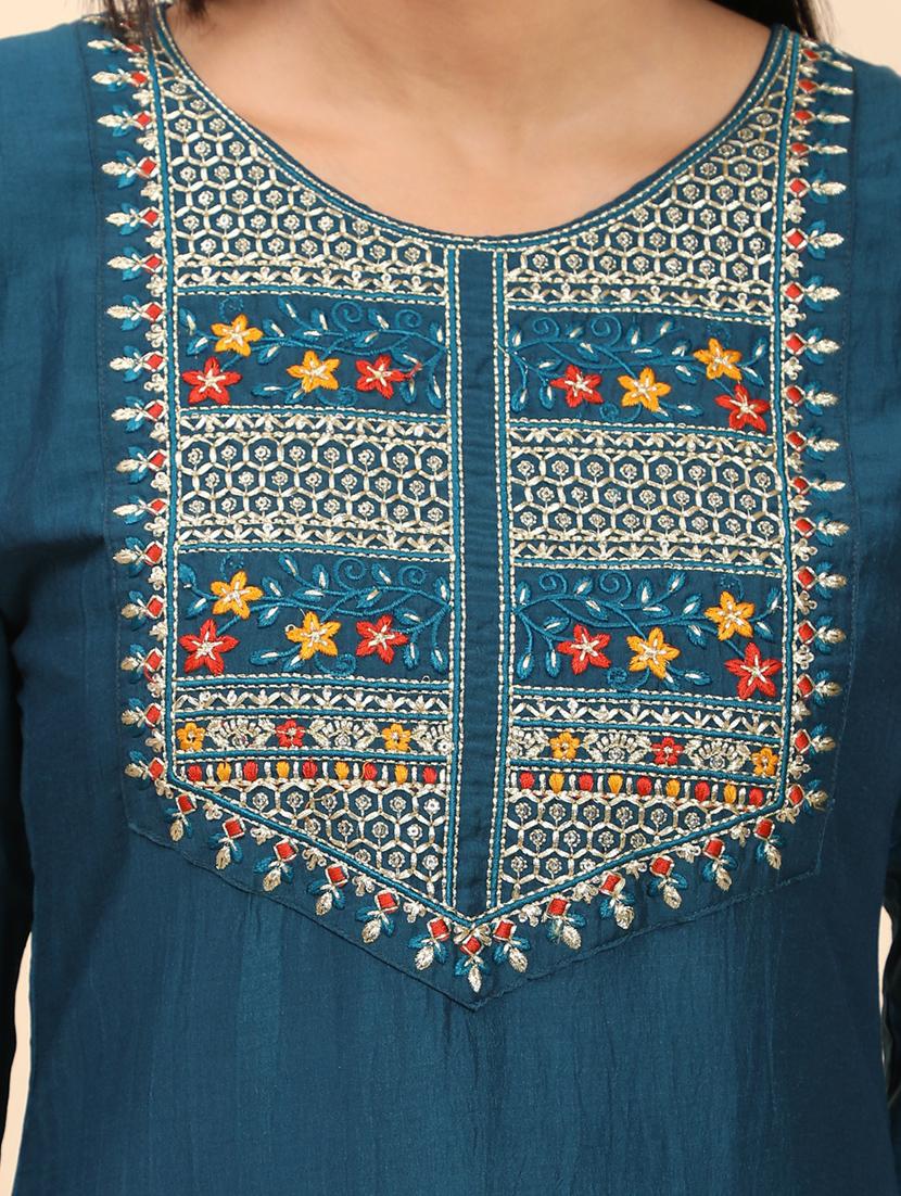 embroidered kurta dupatta set - 19942743 - Standard Image - 4