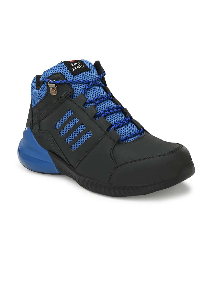 black lace up sneaker