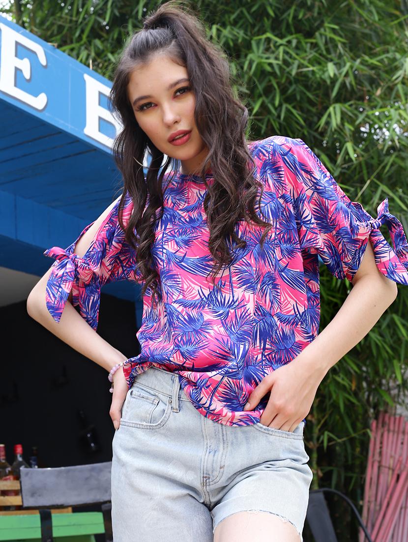 women's straight round neck top - 19963278 -  Zoom Image - 0