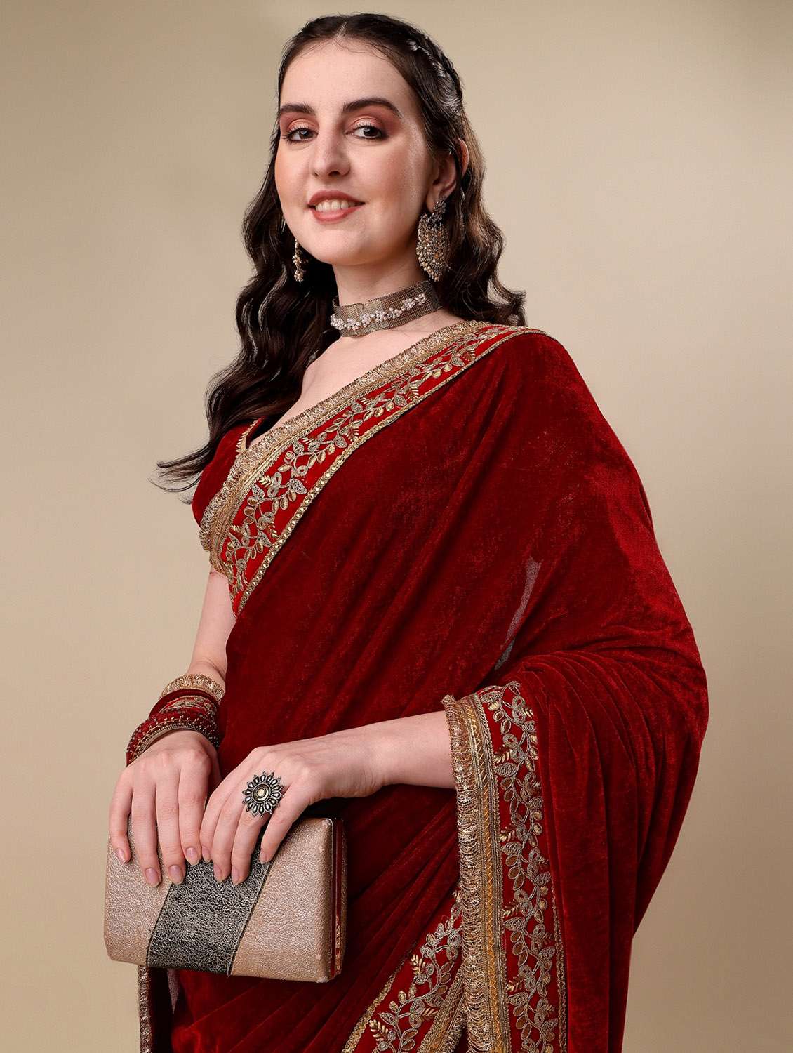 women's solid maroon colored saree - 19963425 -  Standard Image - 4