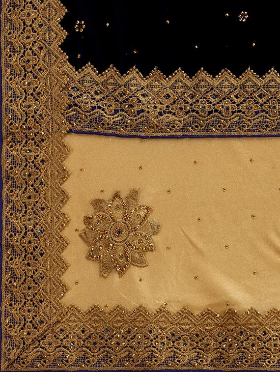 blue embroidered saree with blouse - 19963508 - Standard Image - 4