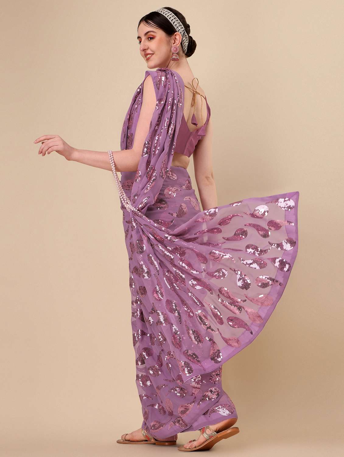 purple embroidered saree - 19968016 - Standard Image - 1