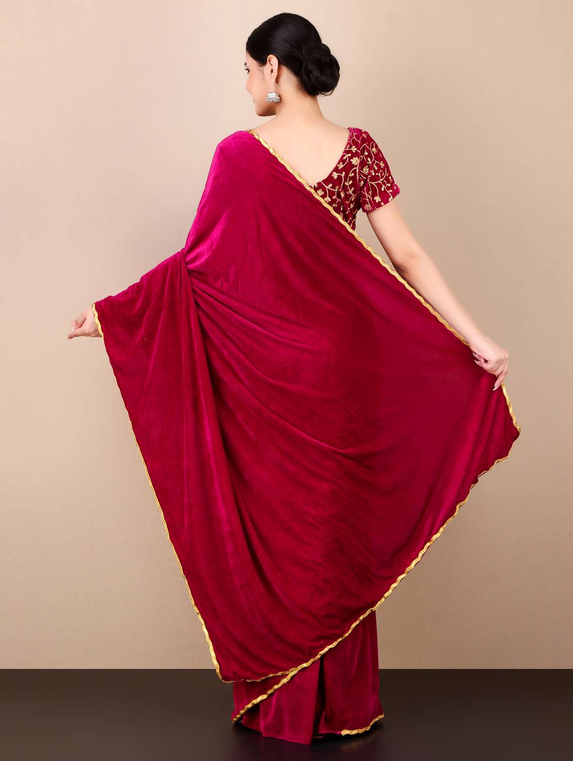solid bordered saree with blouse - 19975547 -  Standard Image - 1