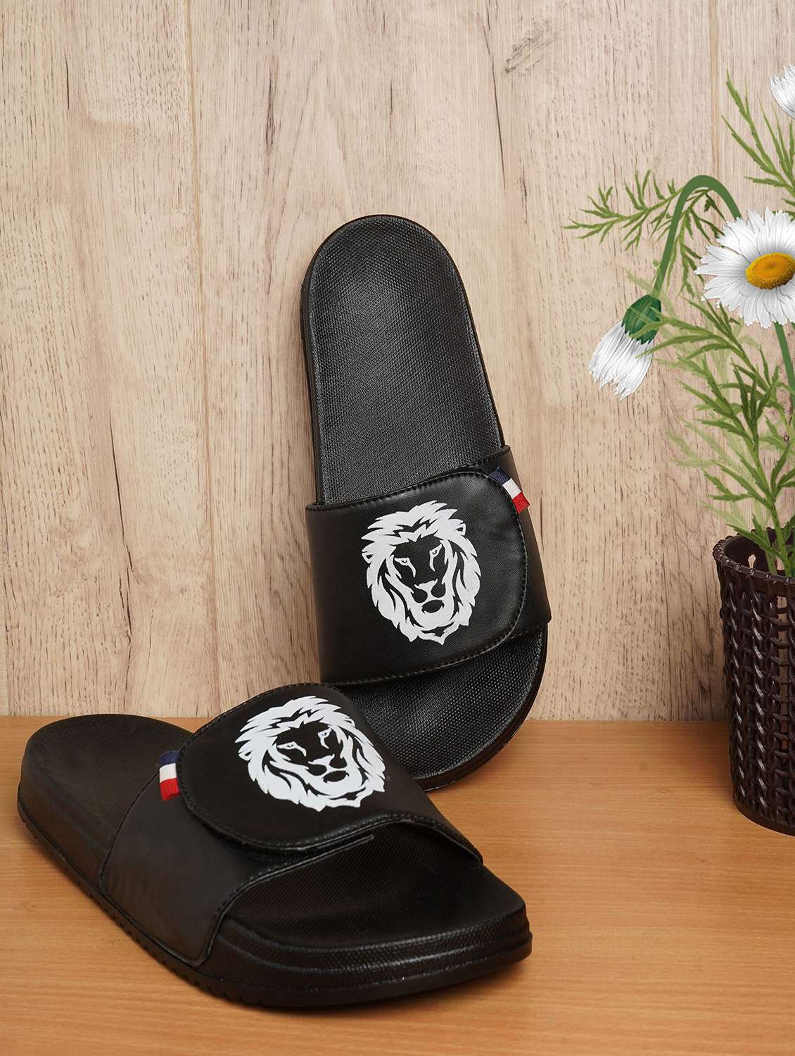 black printed slider