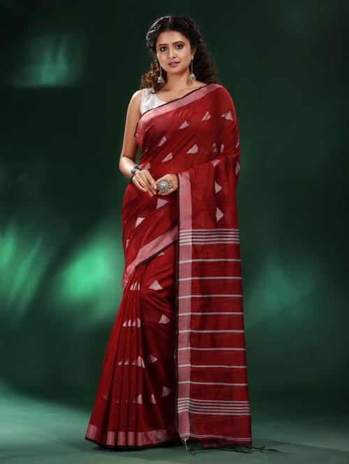 women's geometric red colored saree with blouse - 19993489 - Standard Image - 0