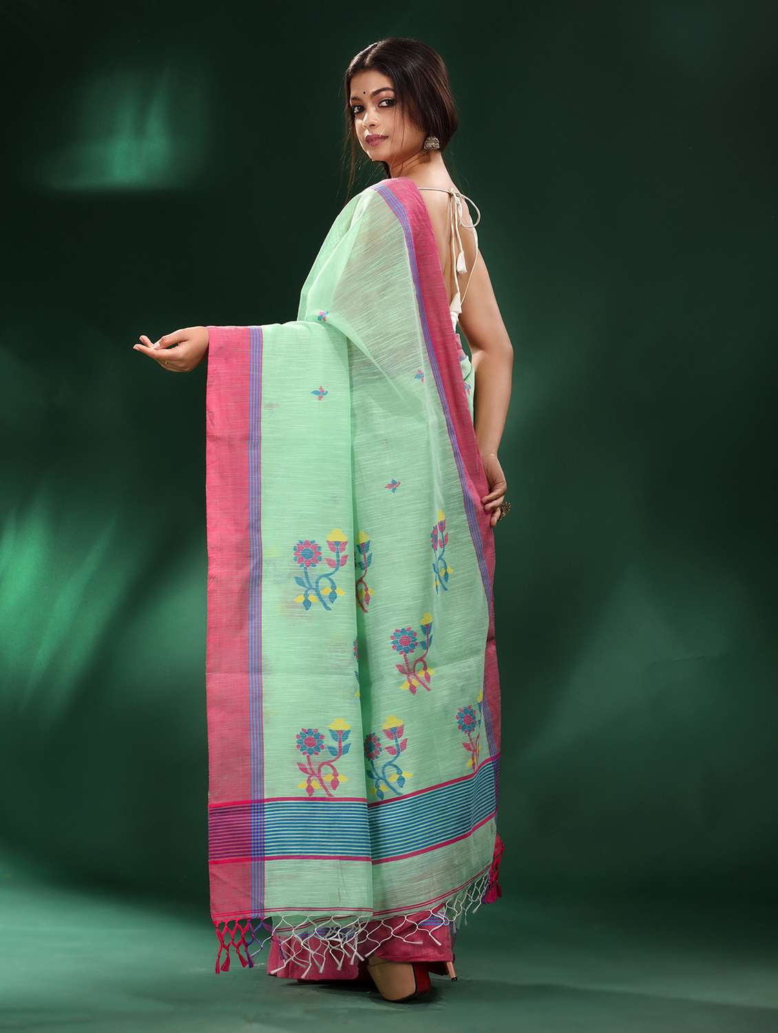 light green cotton saree with blouse - 19993603 -  Standard Image - 1