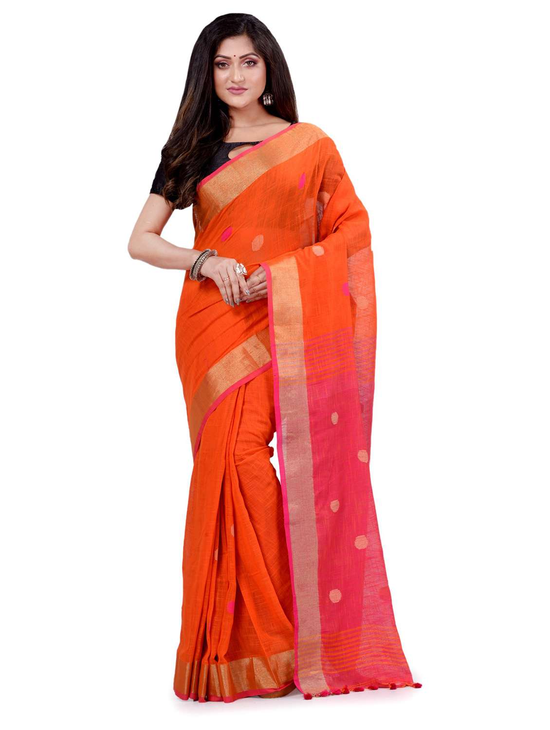 women self design handloom saree with blouse