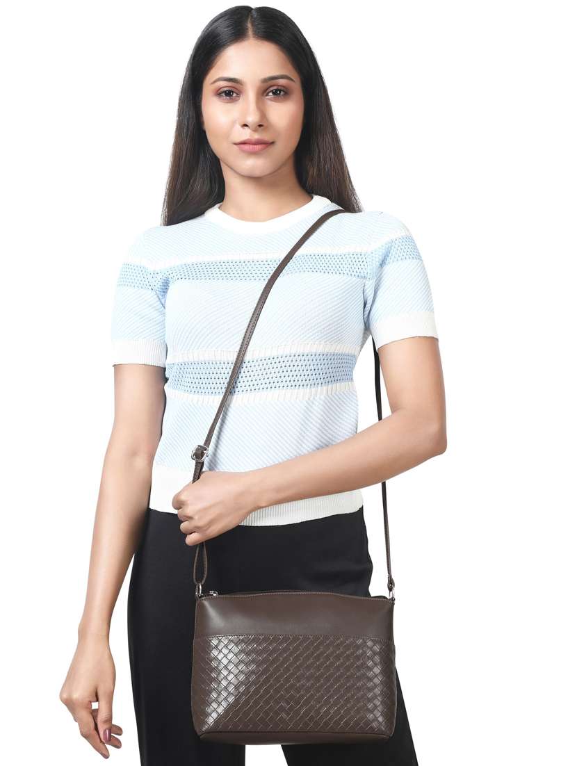 grey leatherette (pu) regular sling bag - 20004633 -  Standard Image - 4