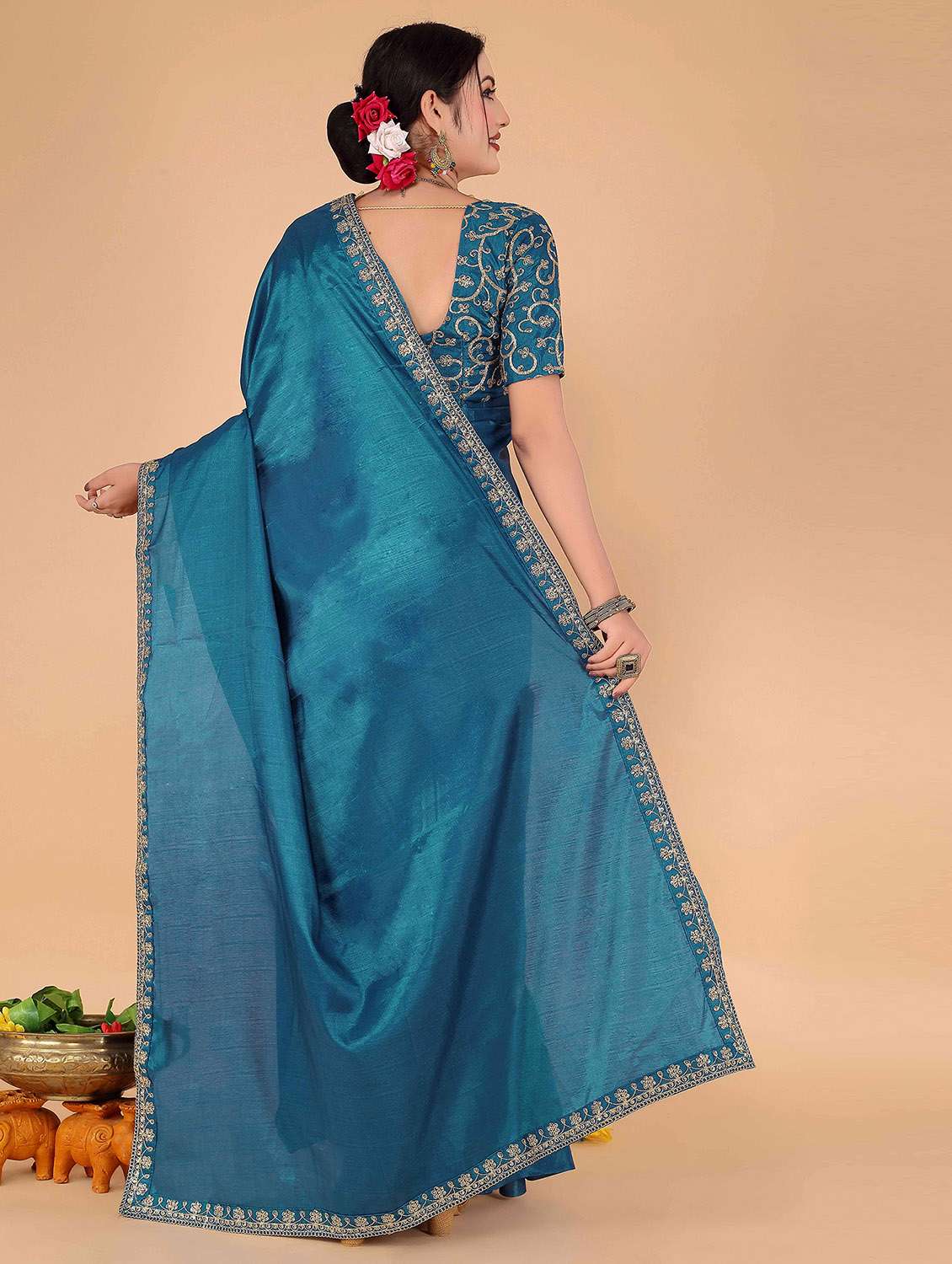 women's bordered royal blue colored saree with blouse - 20019365 -  Standard Image - 1