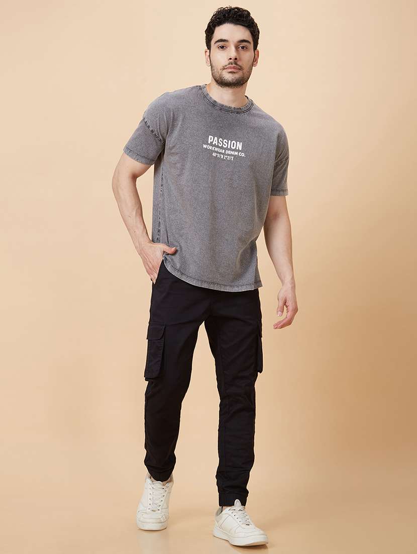 globus men black slim fit mid-rise pure cotton cargos - 20023035 -  Standard Image - 4