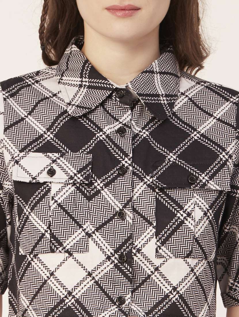 black cotton crop shirt - 20031247 -  Standard Image - 4