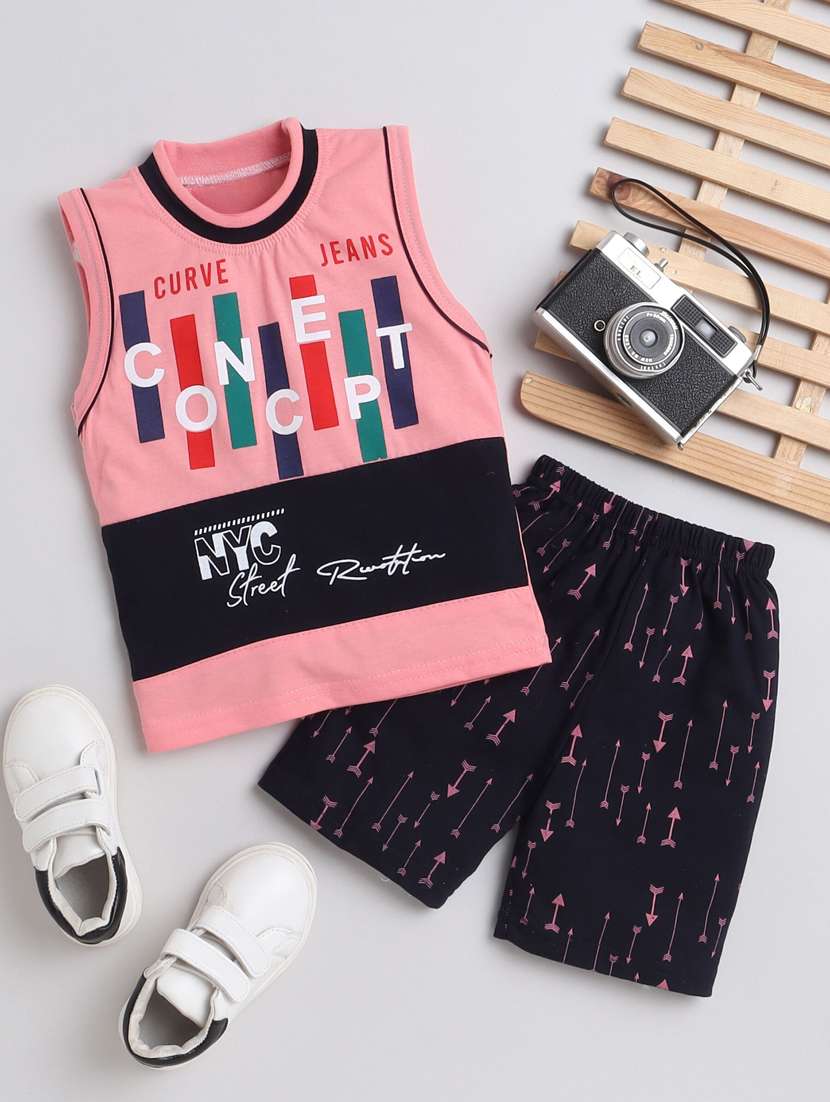 boys round neck printed shorts set