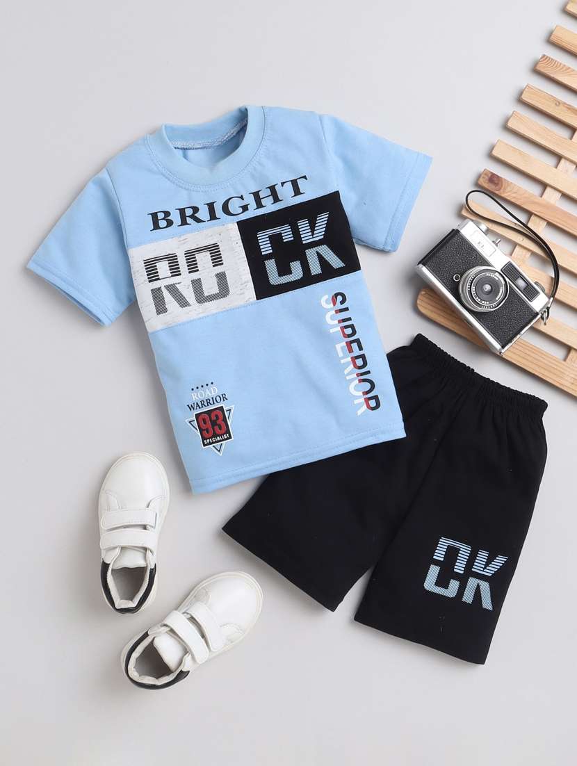 boys round neck printed shorts set