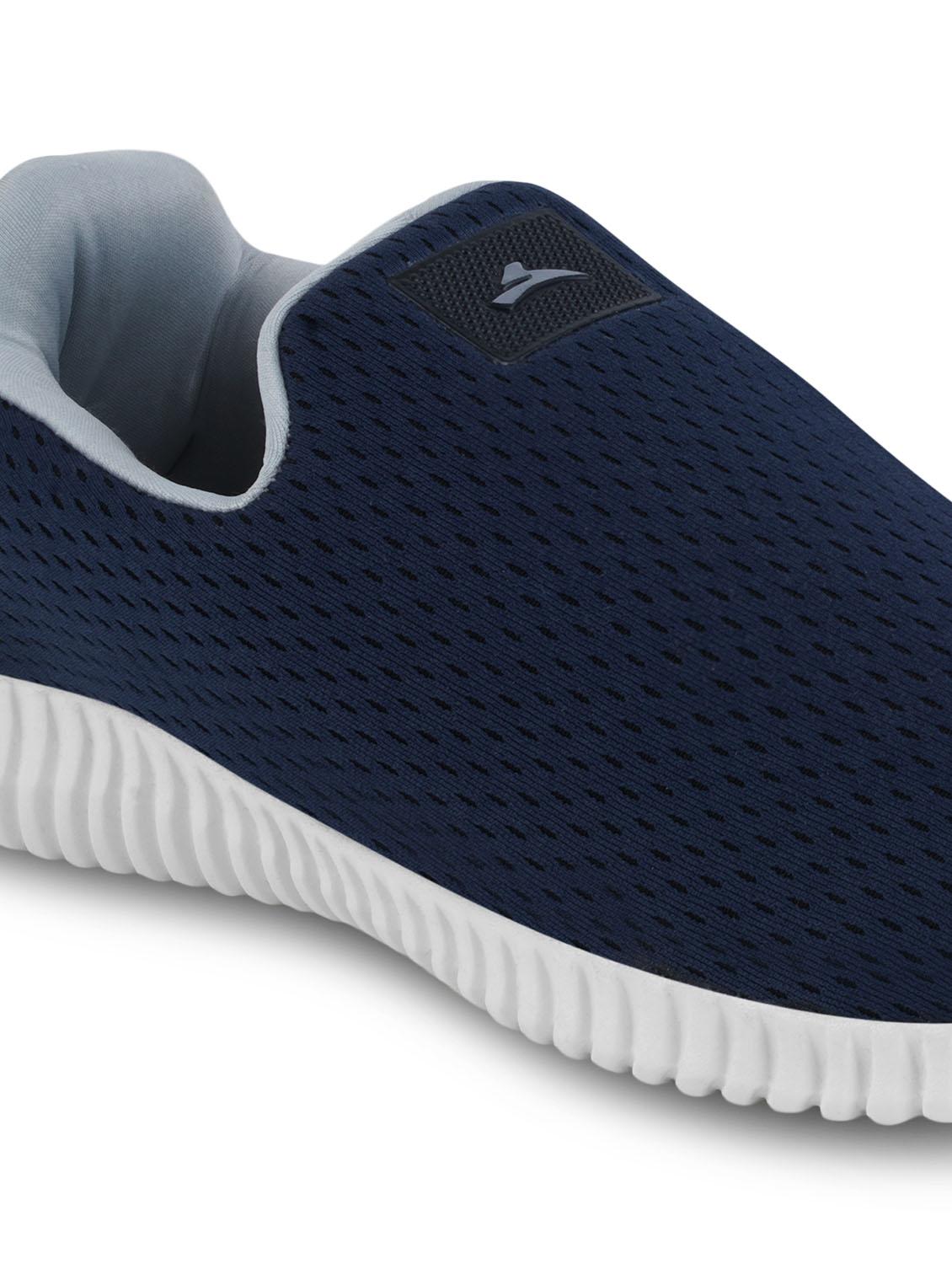 men slip on sport shoes - 20059639 - Standard Image - 4