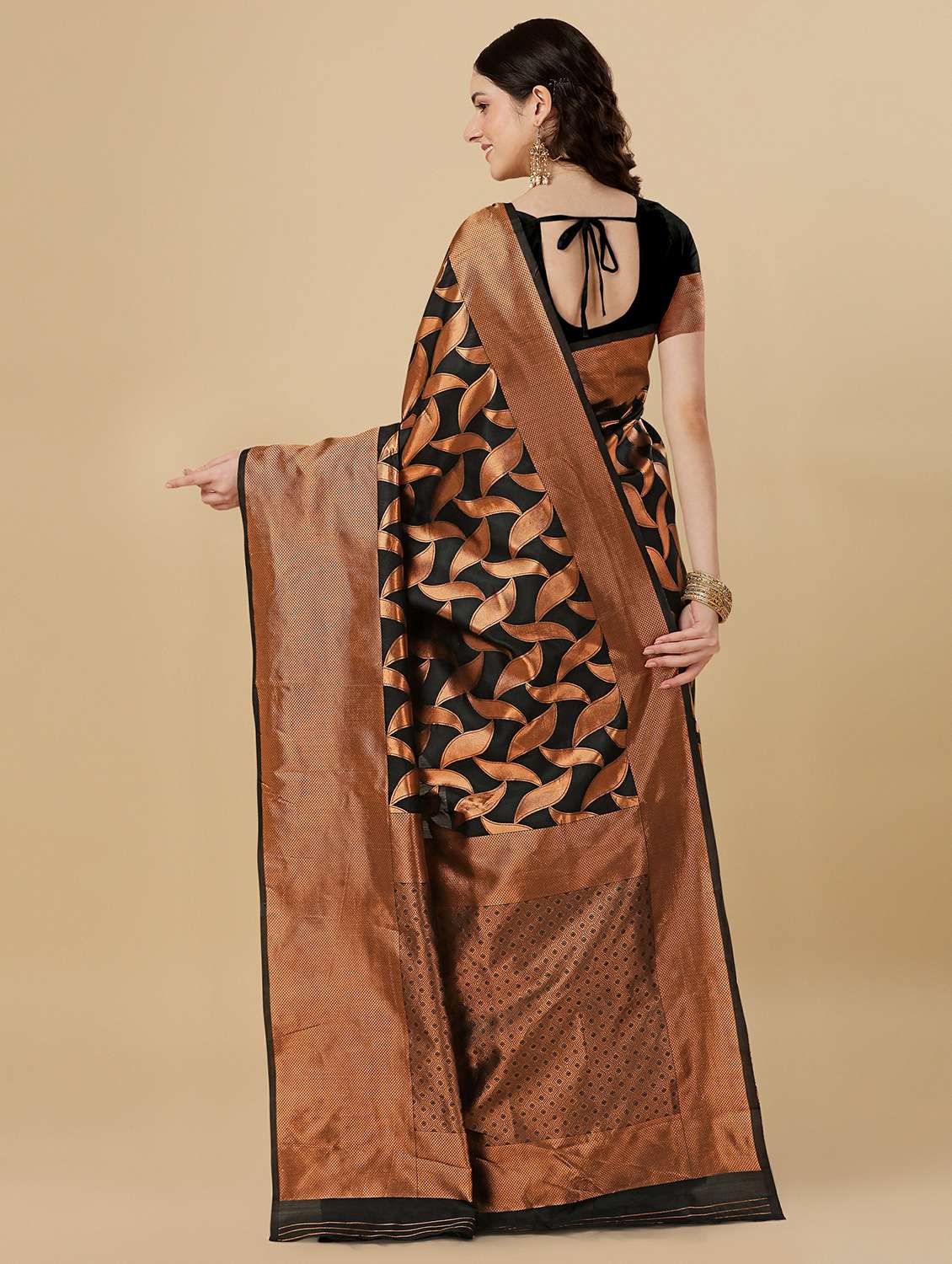 black banarasi saree with blouse - 20067859 -  Standard Image - 1