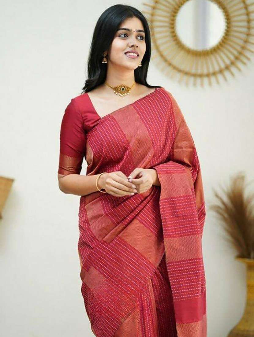 Women's Self Design Maroon Colored Saree With Blouse - 20073335 -  Standard Image - 1