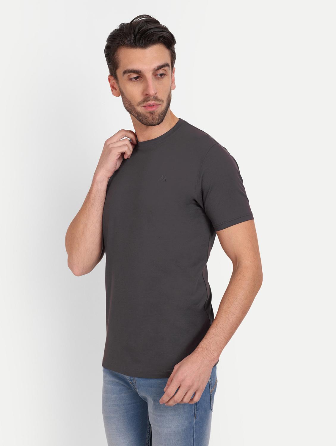 men round neck solids t-shirt - 20131670 -  Standard Image - 1
